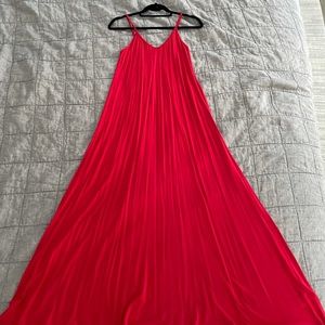 Red maxi dress, Flattering and comfortable. Great for day or beach nights!